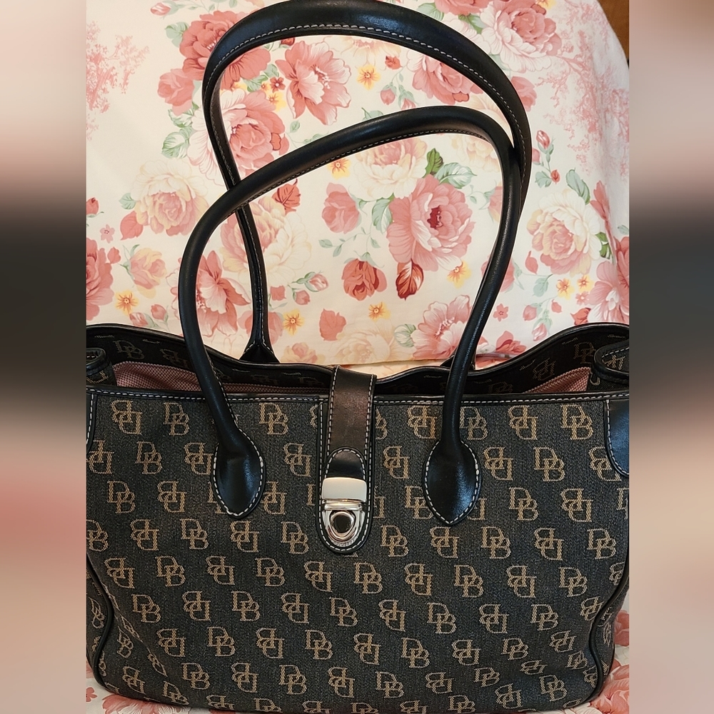 Large Dooney & Bourke bag